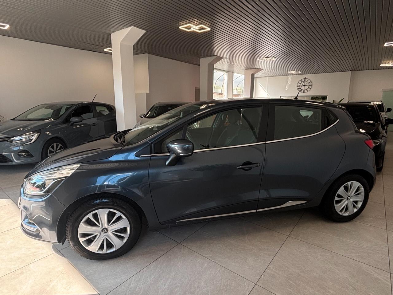 Renault Clio TCe 12V 90 CV 5 porte Moschino Intens