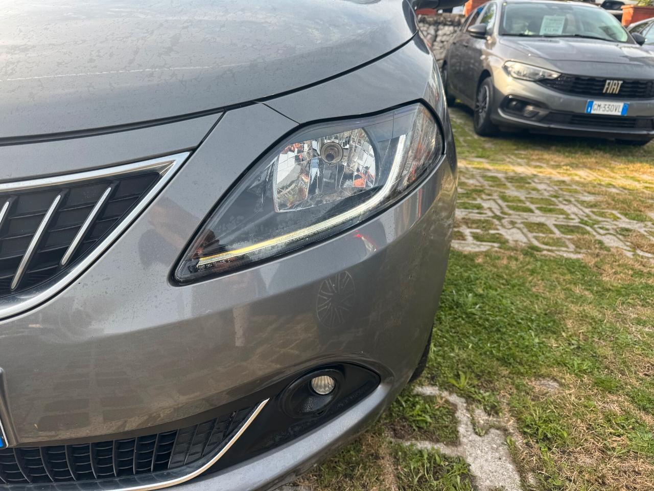 Lancia Ypsilon 1.0 FireFly 5 porte S&S Hybrid Ecochic Gold