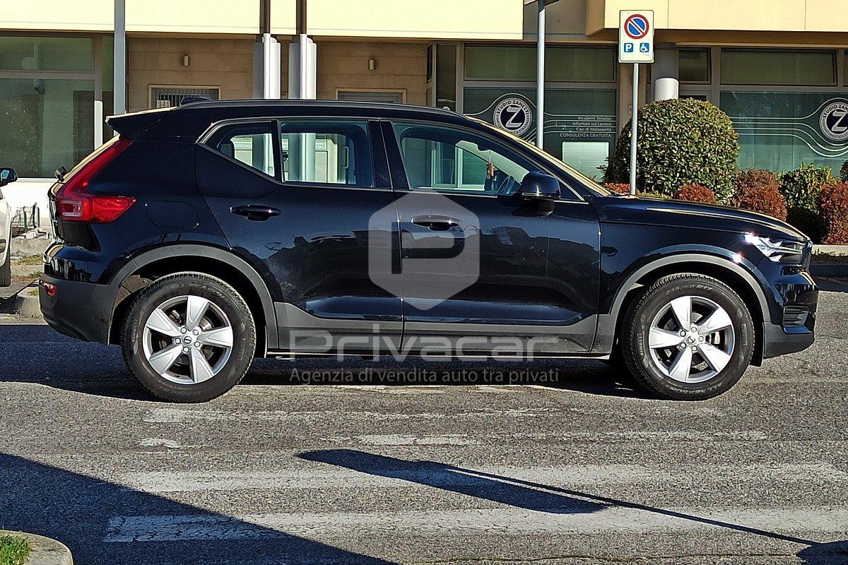 VOLVO XC40 T2 Geartronic Momentum Core