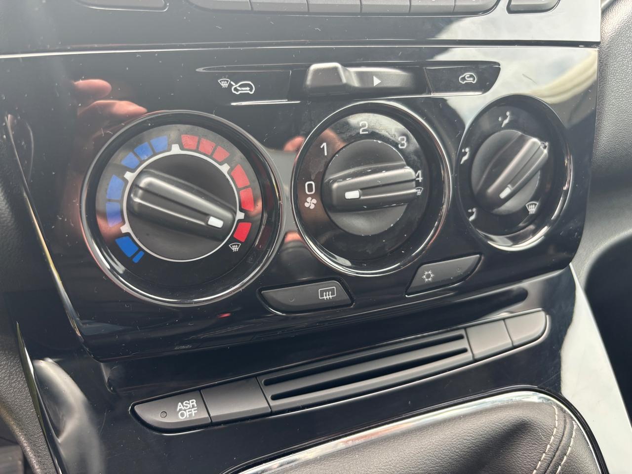 Lancia Ypsilon 1.2 69CV GPL S MOMODESIGN-2013