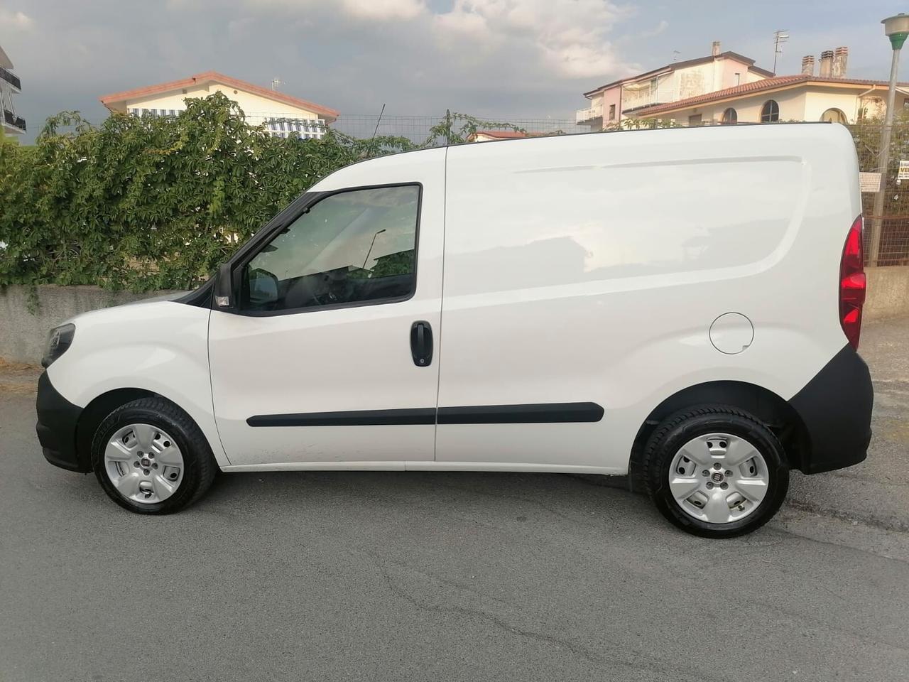 Fiat Doblò 1.6 Mjt - 3 posti - 2021