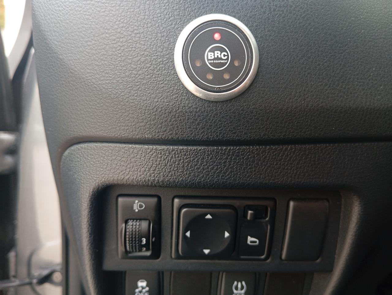 Nissan Juke 1.6 GPL Acenta