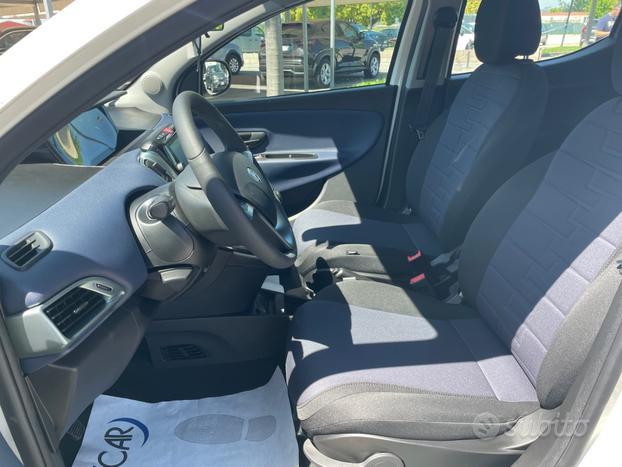 Lancia Ypsilon 1.0 firefly hybrid Platino 70cv KM0