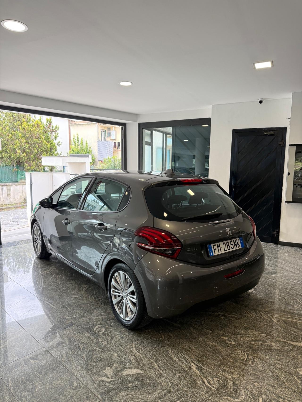 Peugeot 208 PureTech 82 5 porte Allure