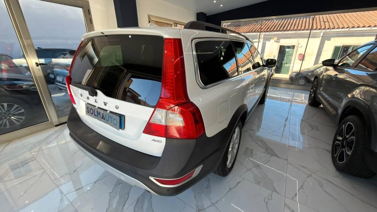 Volvo XC70 VOLVO XC70 2.4 D5 Summum awd 205cv geartronic