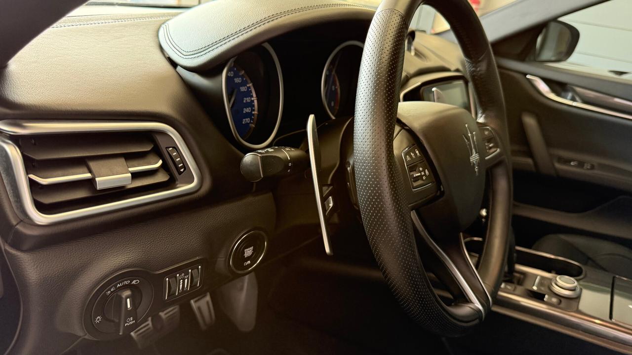 Maserati Ghibli V6 Diesel 275 CV Gransport TETTO