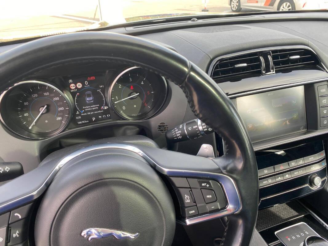 Jaguar F-Pace 2.0d R-Sport 180cv