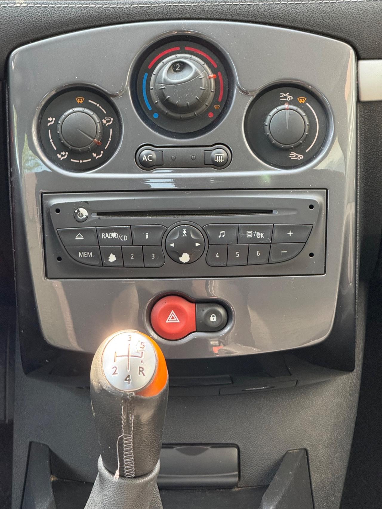 Renault Clio 1.2- Neopatentati