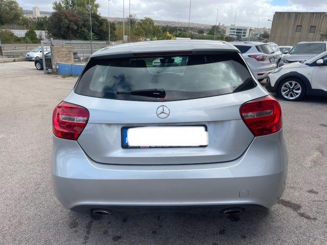 MERCEDES-BENZ A 180 Premium