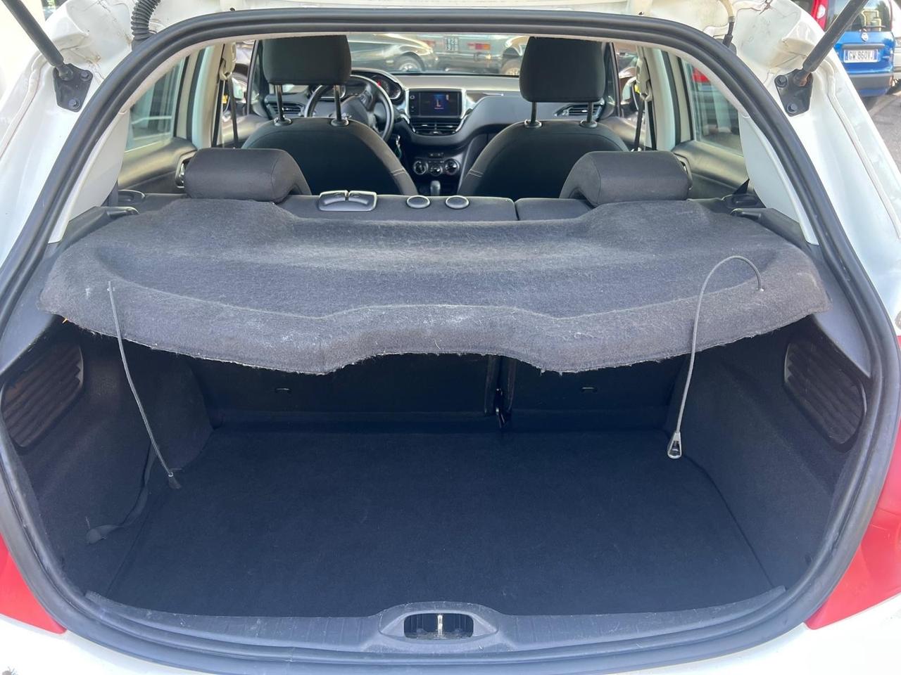 Peugeot 208 1.4 HDi 68 CV 5 porte 122000km