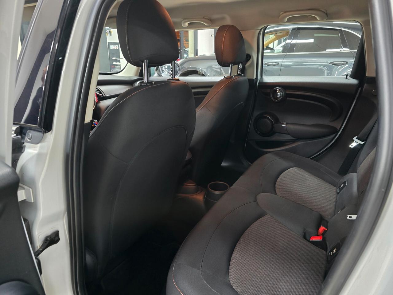 Mini Cooper D 1.5 116 cv Automatica