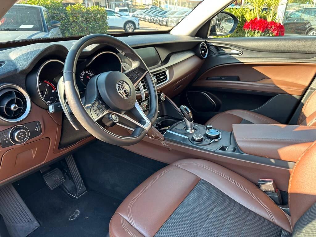 Alfa Romeo Stelvio 2.2 Turbodiesel 210 CV2018/176.00 KM Tua a soli 169 Euro al mese