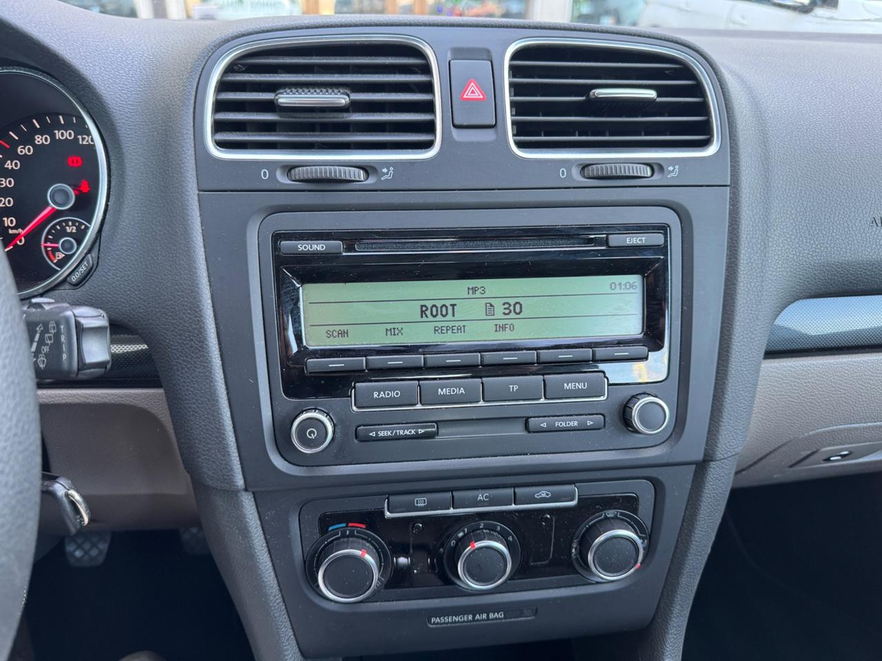 Volkswagen Golf 1.6 TDI Comfortline 2011