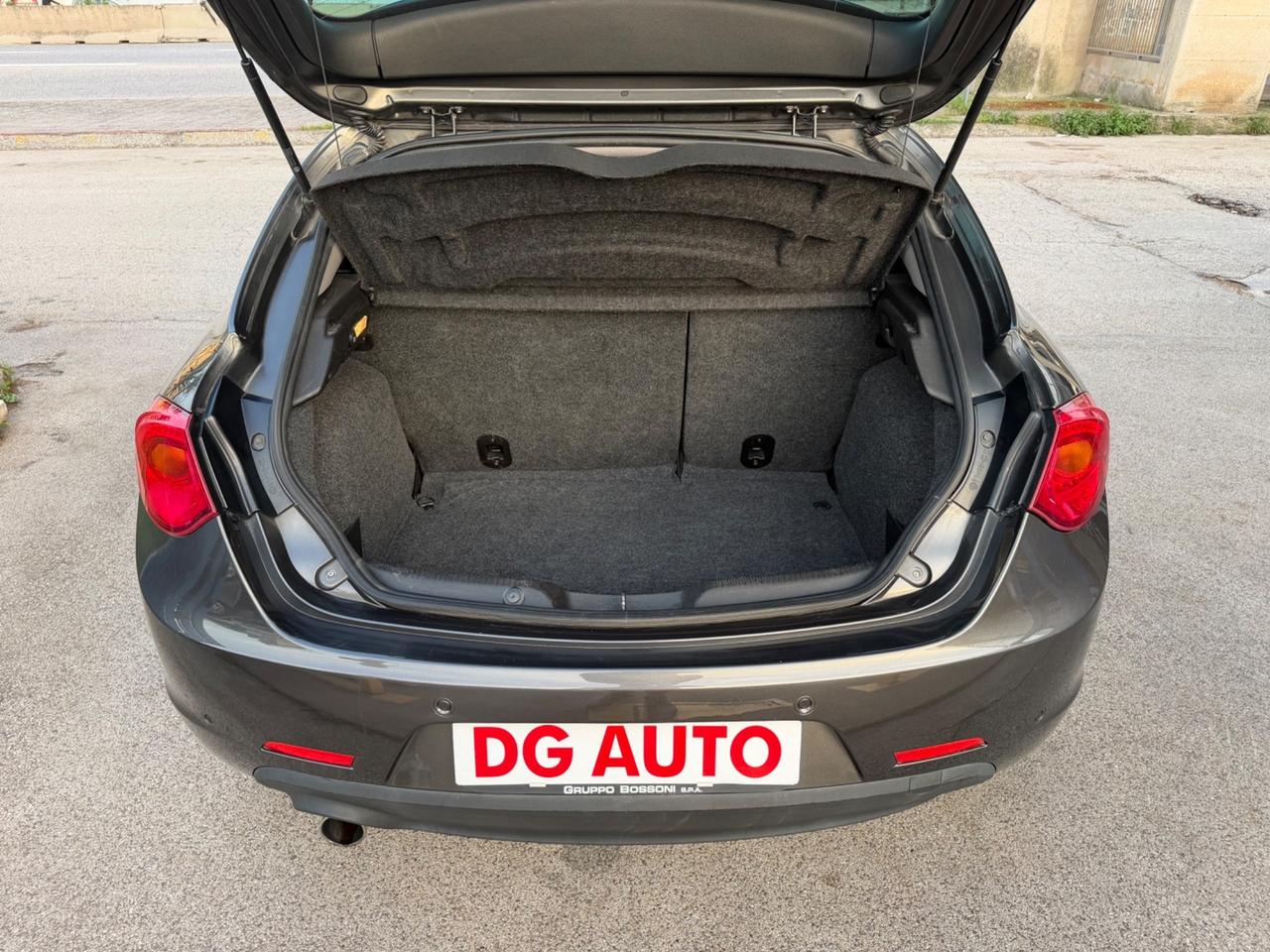 Alfa Romeo Giulietta 1.6 JTDm-2 105 CV 2012