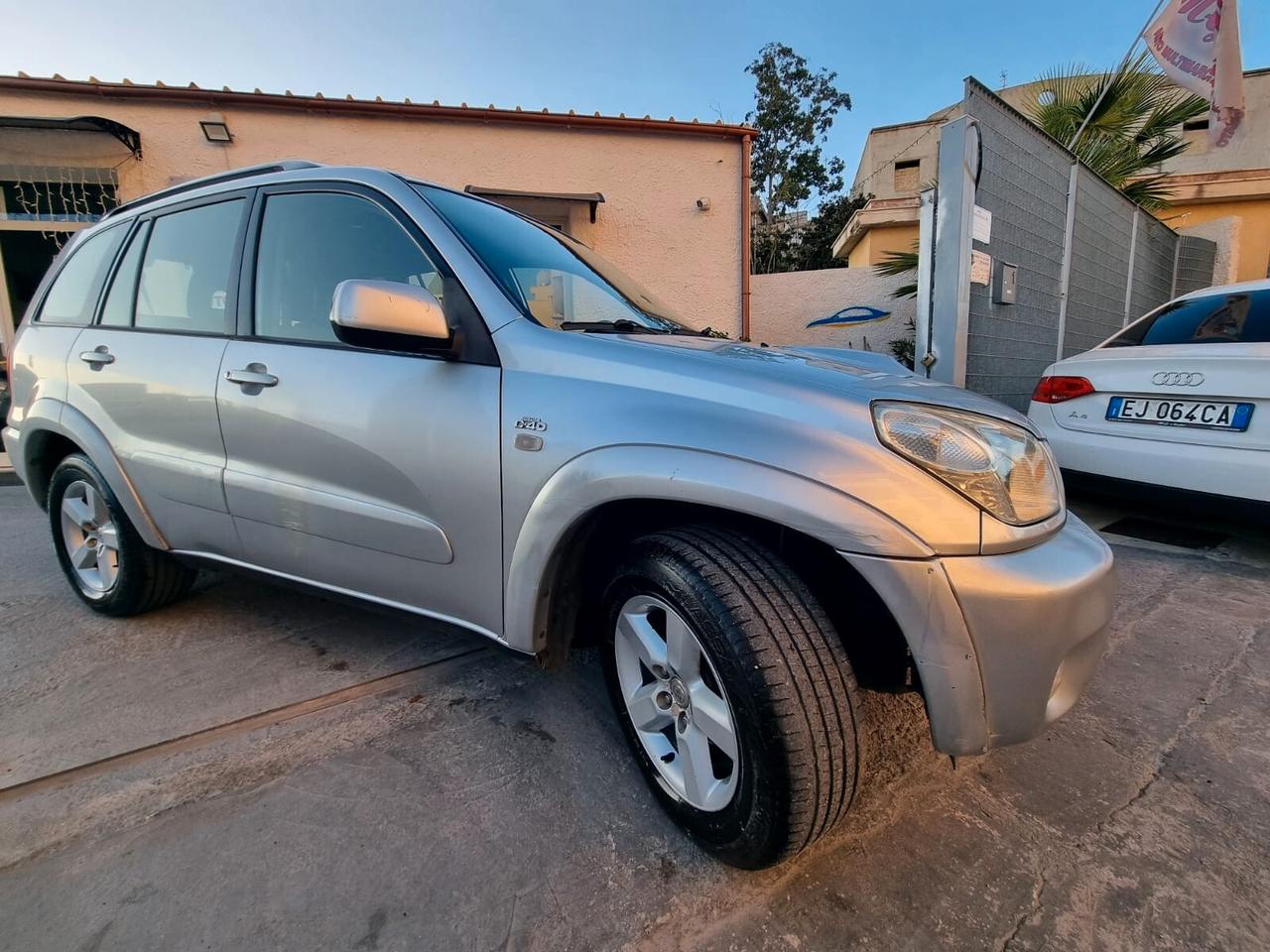 Toyota RAV 4 RAV4 2.0 Tdi D-4D cat 5 porte Sol