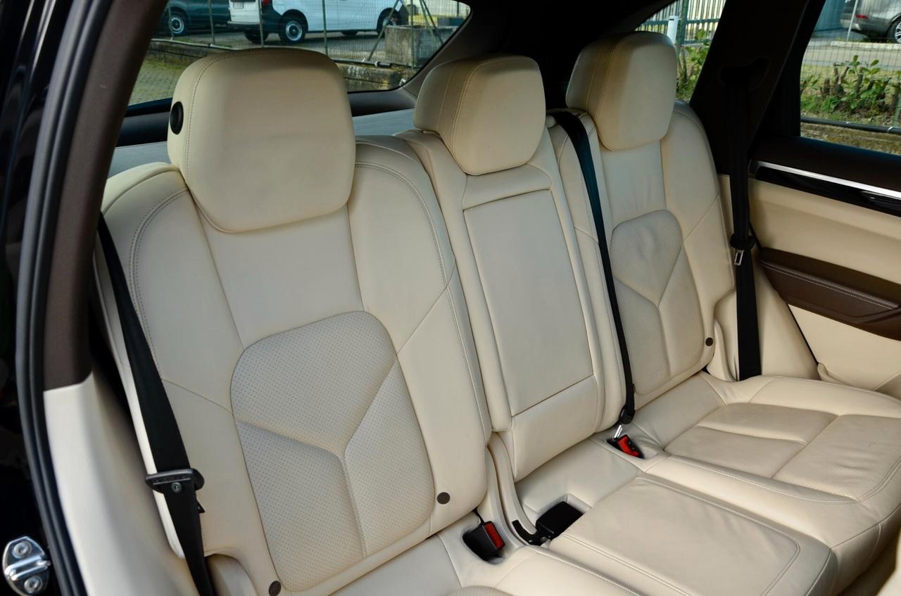 PORSCHE CAYENNE 3.0 V6 TDI 245cv TIPTRONIC, SERVICE BOOK PRESENTE, UFF ITALIANA, PELLE TOTALE, 21″, PERMUTE