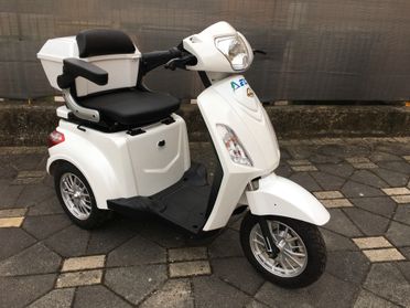 DELTA3 Scooter elettrico per anziani/disabili