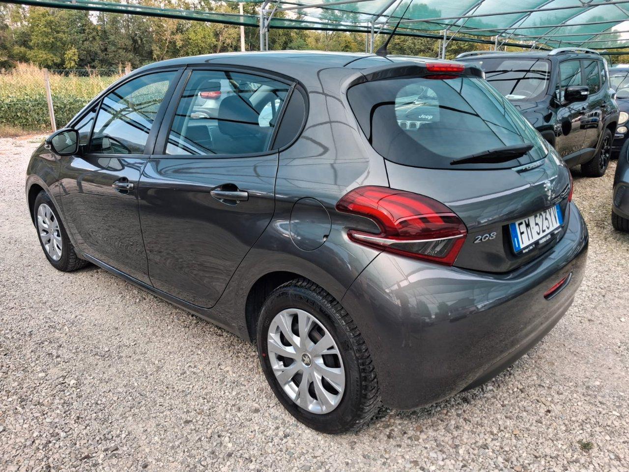 Peugeot 208 5 Porte 1.6 bluehdi Touch 75cv