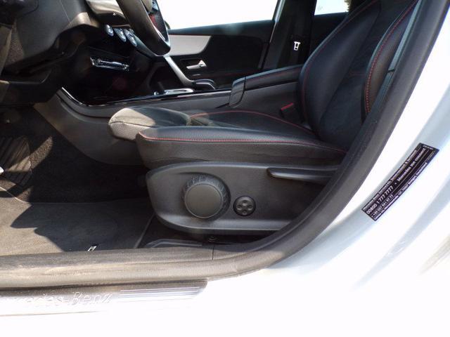 MERCEDES-BENZ A 180 d Automatic Premium