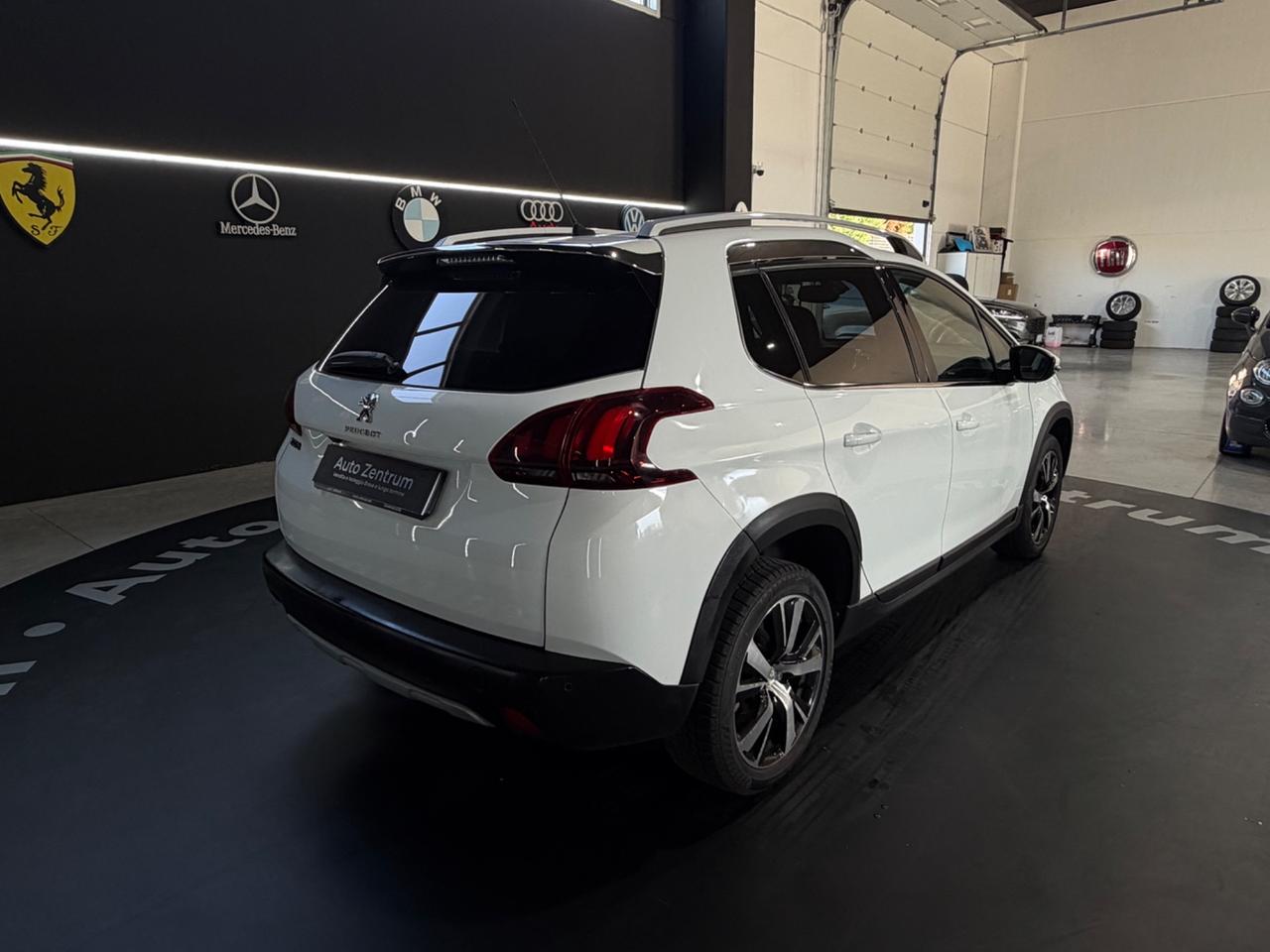 Peugeot 2008 BlueHDi 100 S&S Allure