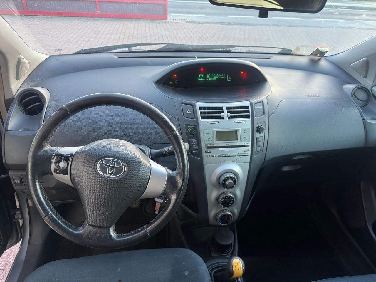 Toyota Yaris 1.0 VVT-i Sol #50407