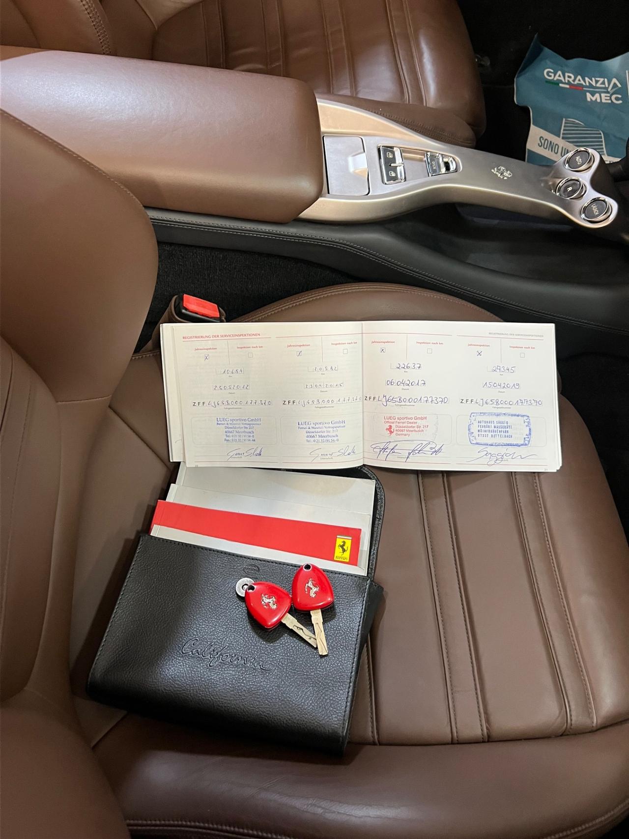 Ferrari California DCT Book service