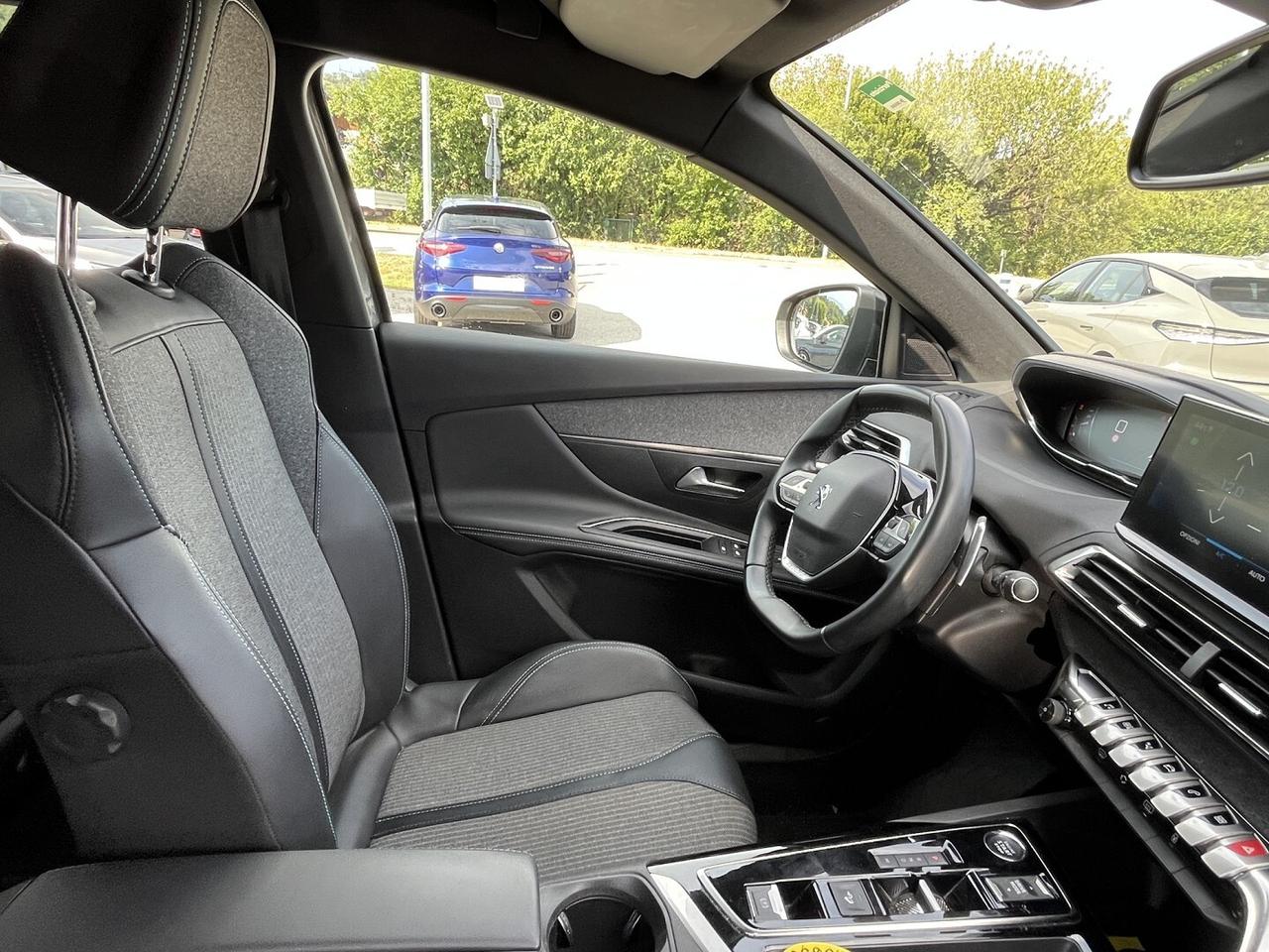 PEUGEOT 3008 1500 HDI 130 CV AUT. ALLURE