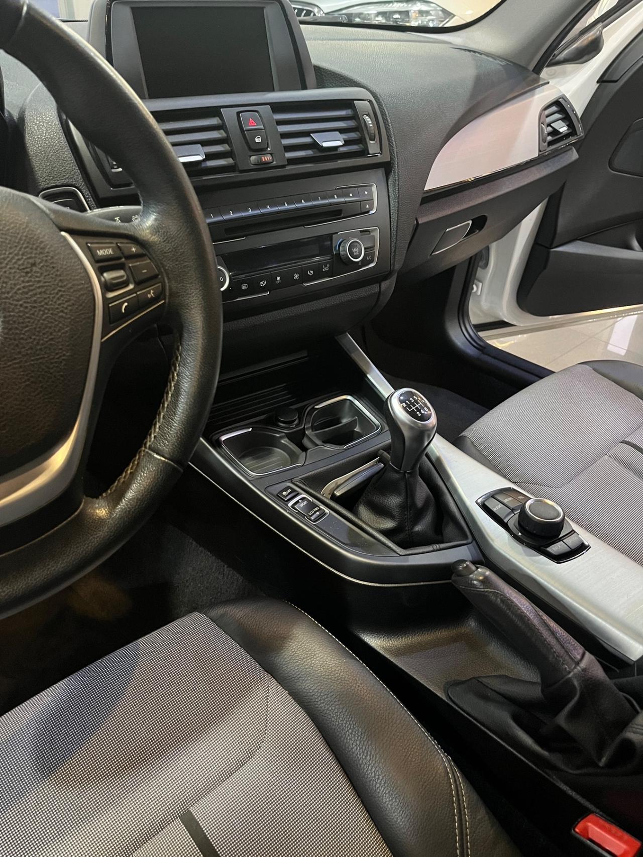 Bmw 118 118d 5p. Unique