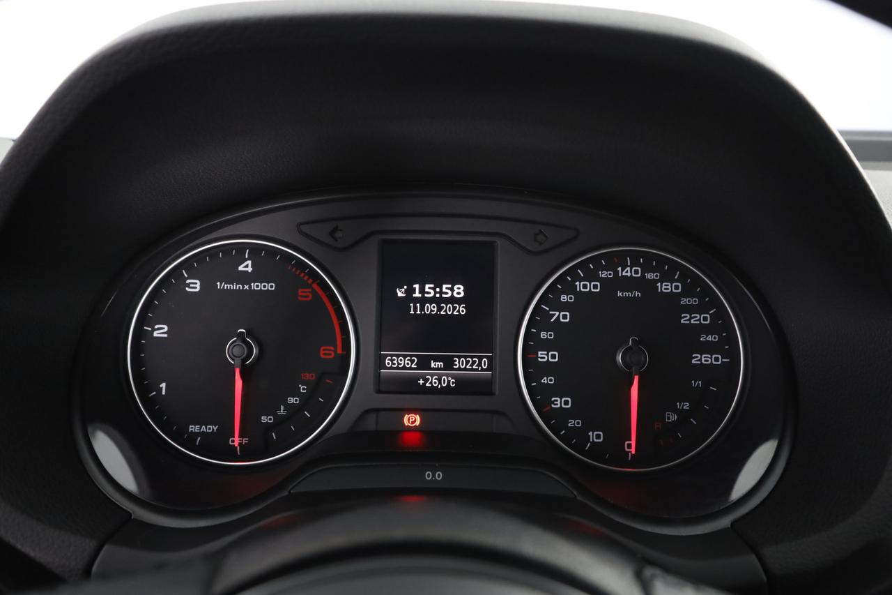 AUDI Q2 35 TDI S tronic Business Plus