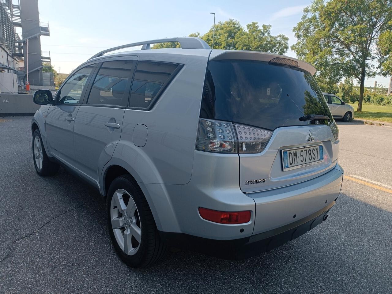 Mitsubishi Outlander 2.0 diesel 7 posti