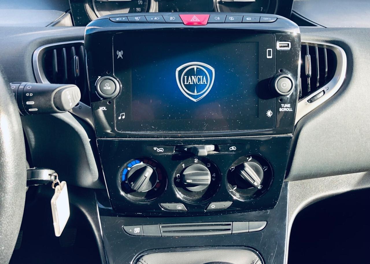 Lancia Ypsilon 1.0 5 porte S&S Hybrid Gold CARPLAY