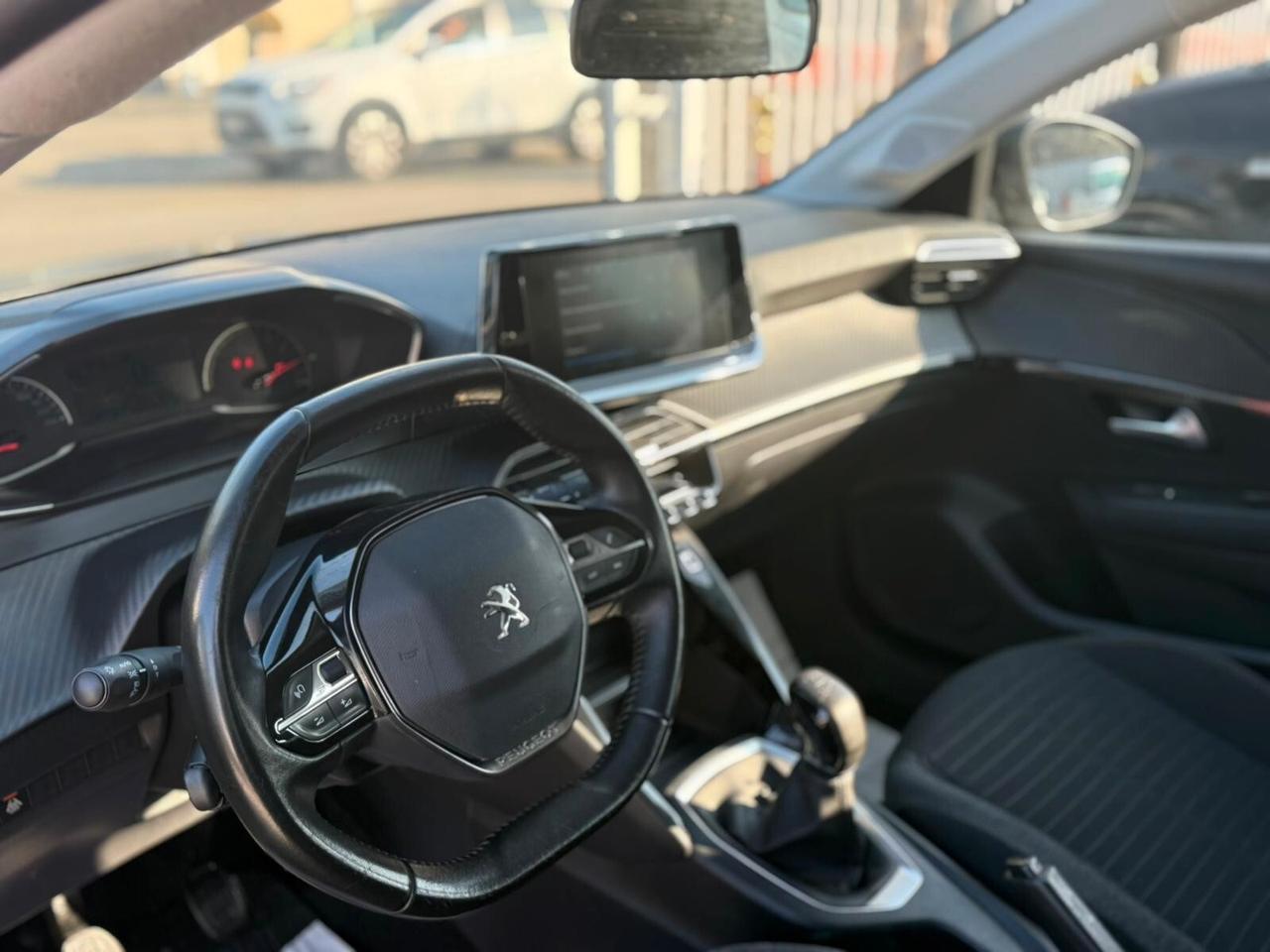 Peugeot 208 1,2 benz 2020