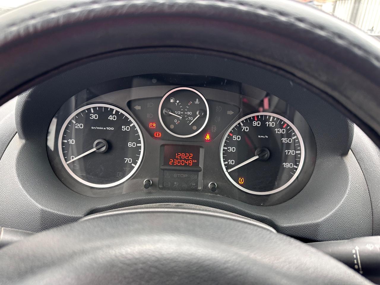 Peugeot Expert 2.0 HDi 9 POSTI