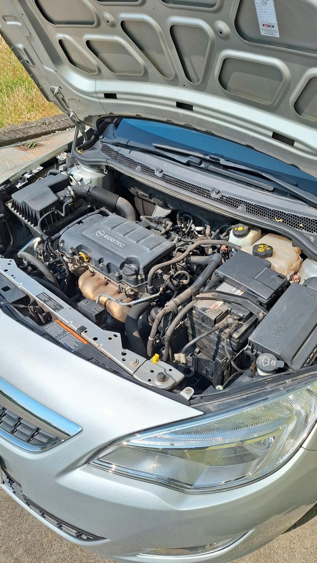 Opel Astra 1.4 - Benzina - 5porte - NEOPATENTATI