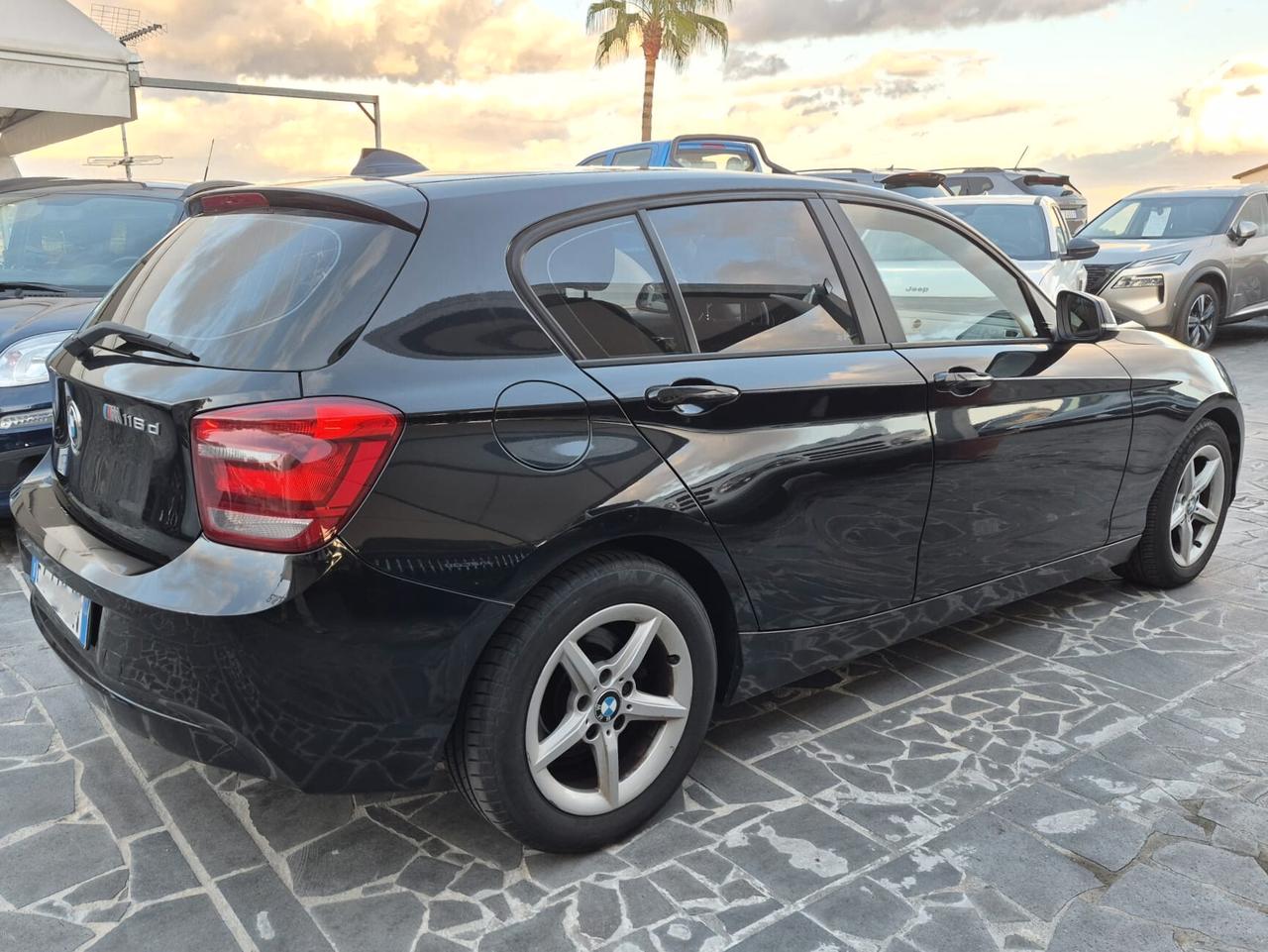 Bmw 116 116d 5p. Efficient Dynamics Urban