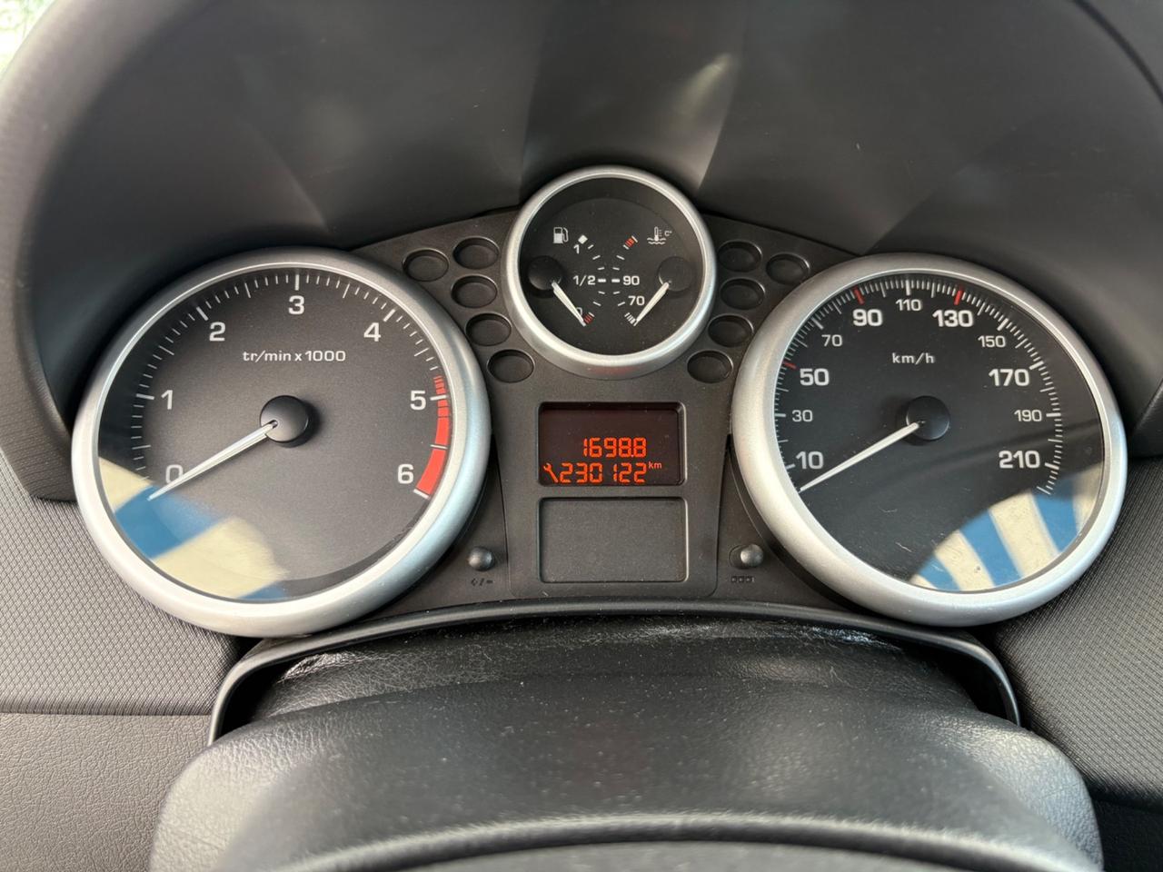 Peugeot 207 1.4 HDi 70CV 5p. Active