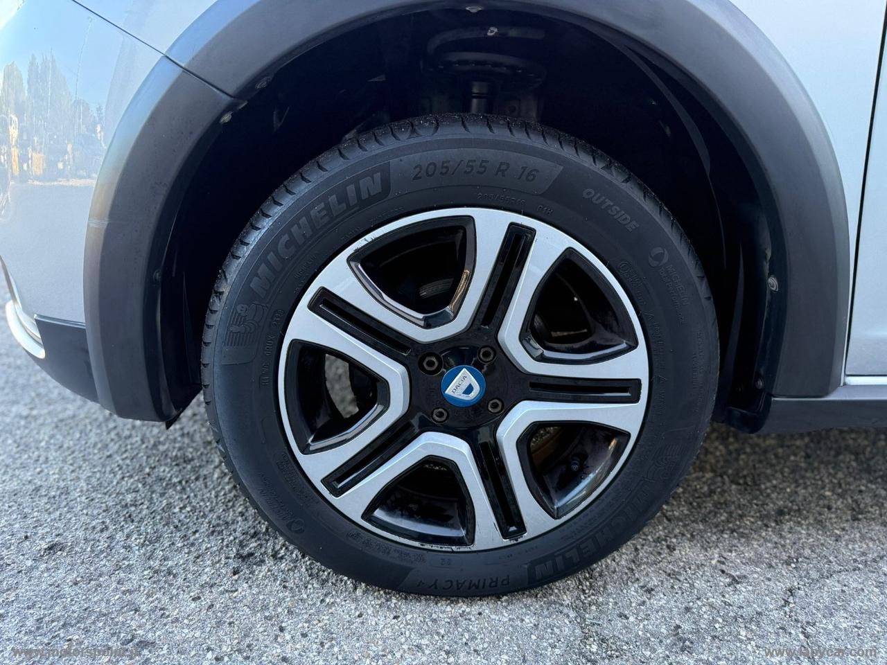 DACIA SanderoStepway1.0TCe100 ECO-G 15th Anniv