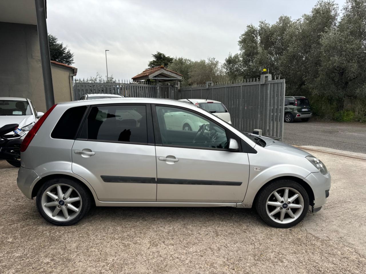 Ford Fiesta 1.4 TDCi 5 porte UNIPRO!