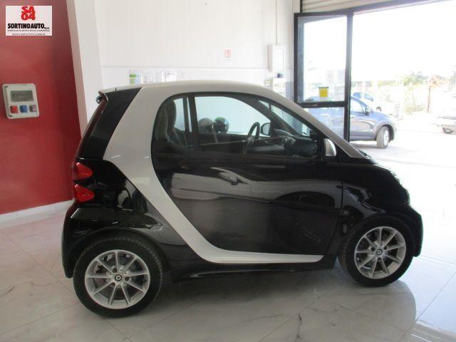 SMART Fortwo 1.0 71cv MHD coupé passion-2013