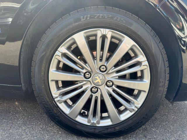 PEUGEOT 208 1.2 82CV 5 porte Allure