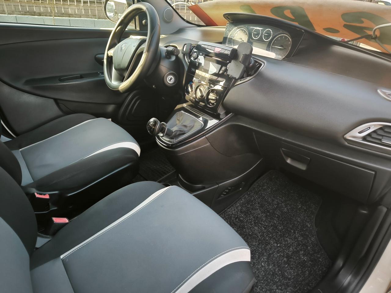 Lancia Ypsilon 1.2 GPL Ecochic Elefantino