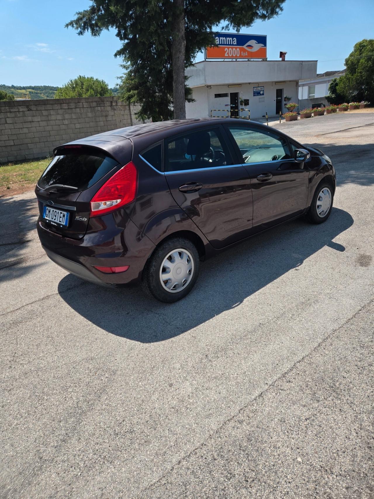 Ford Fiesta 1.4 16V 5p. Ghia