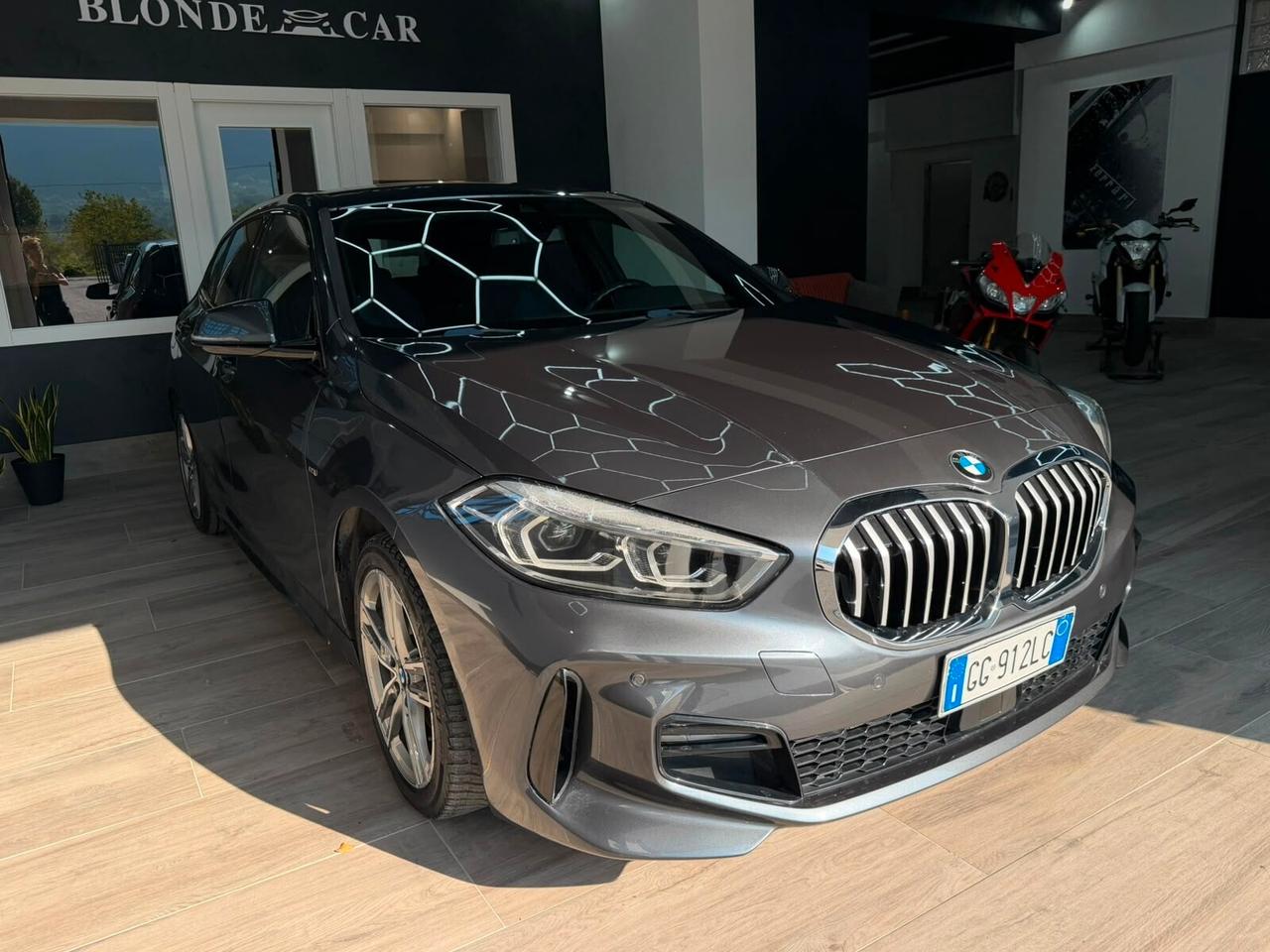 Bmw 118 118d 5p. Msport