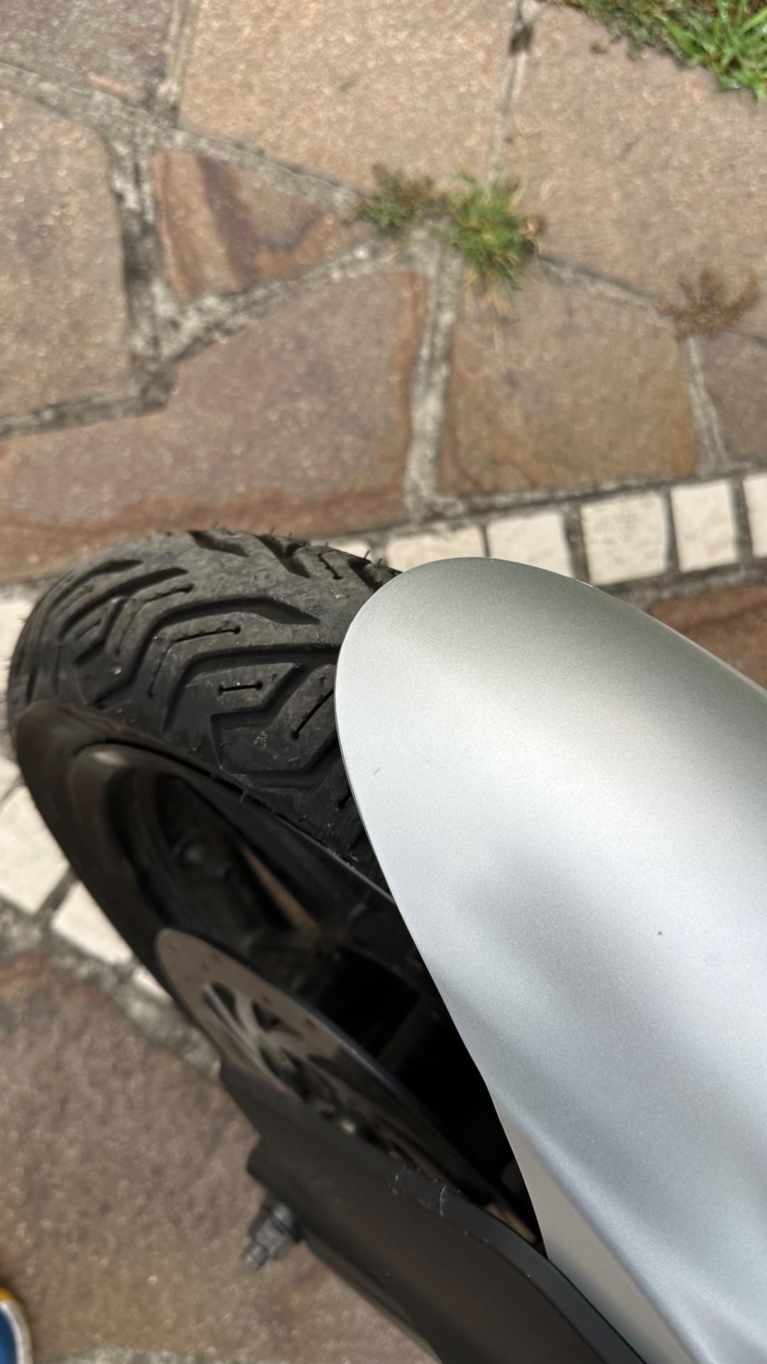 Kymco Agility 125 R 16 Plus Parabrezza e bauletto