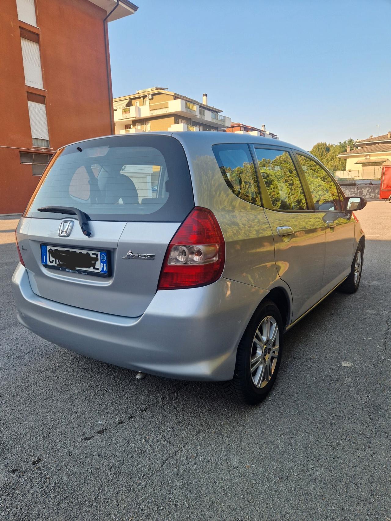 Honda Jazz 1.4 Benz 83CV - Meccanica OK