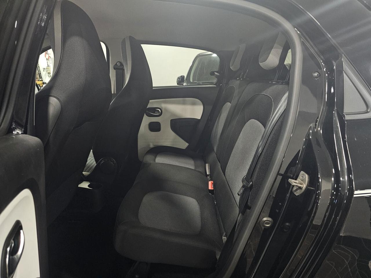 NUOVA RENAULT TWINGO INTENS TCe 0.9 BENZ 90CV TOTAL BLACK EDITION