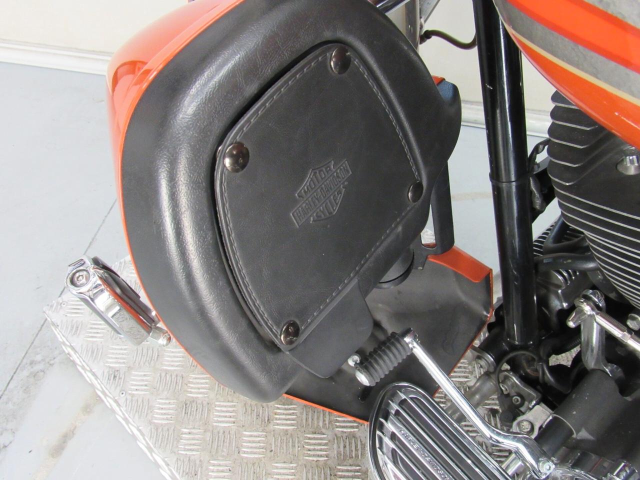 Harley-davidson CVO Ultra Classic Electra Glide SCREAMING EAGLE