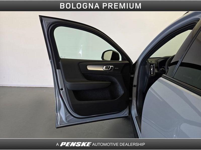 Volvo XC40 B3 automatico Plus Dark
