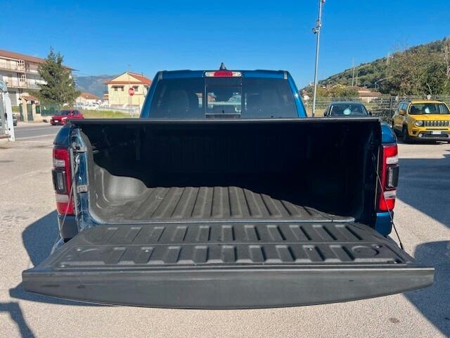 Dodge RAM 1500 Crew Cab 5.7 V8 Hemi 4x4 Sport