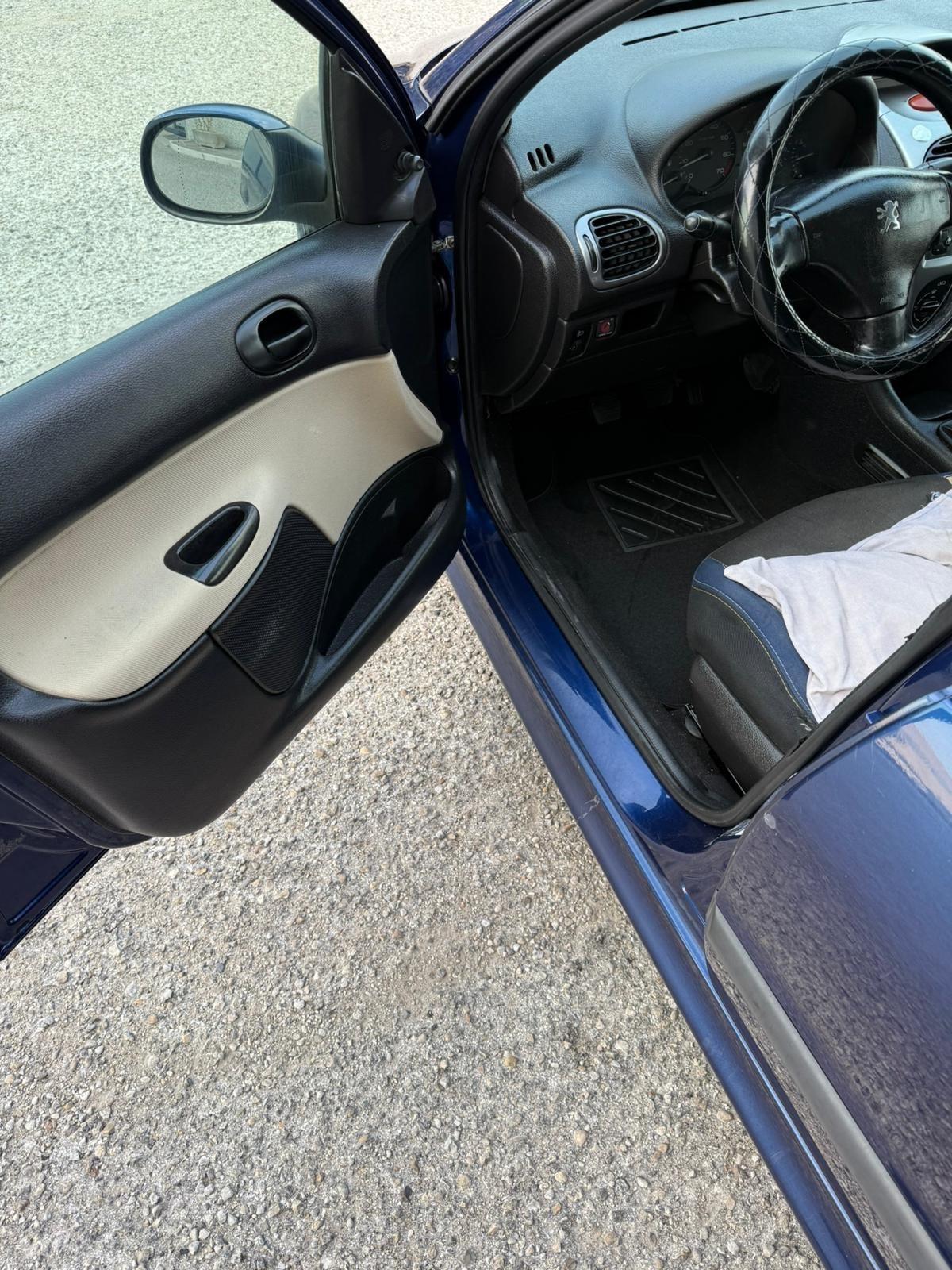 Peugeot 206 1.1 -NEOPATENTATI